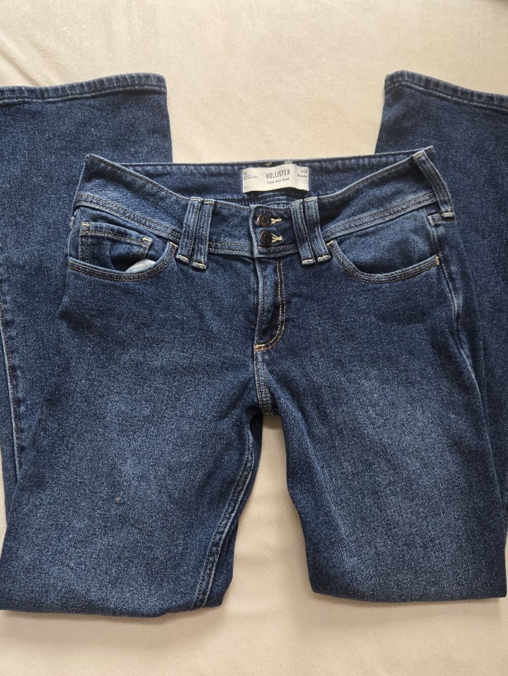 Hollister Low Rise Boot Cut Dark Wash Jeans, Pockets Detail Size 28/6R